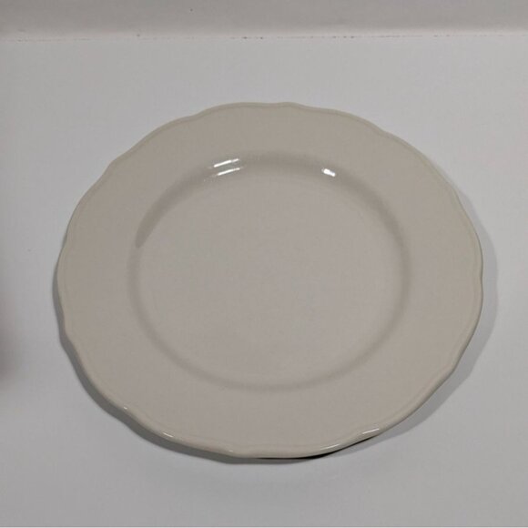 Syracuse China White 10 1/2" Dinner Plate Scalloped Edges Vintage USA - Picture 1 of 6